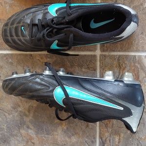 Soccer cleats